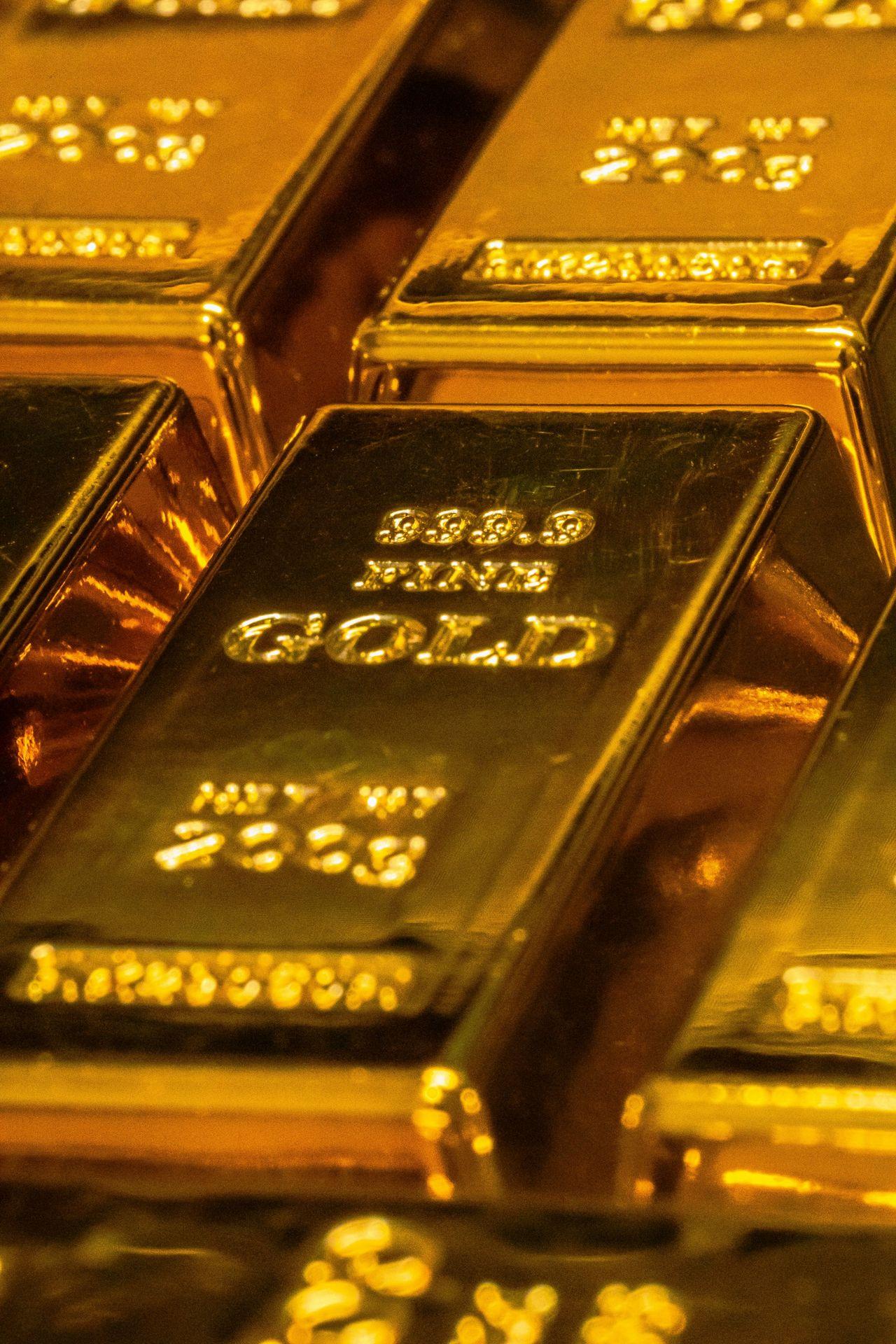 Gold bar